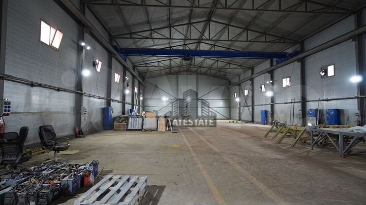 Склад- производство с балкой, 880 м²