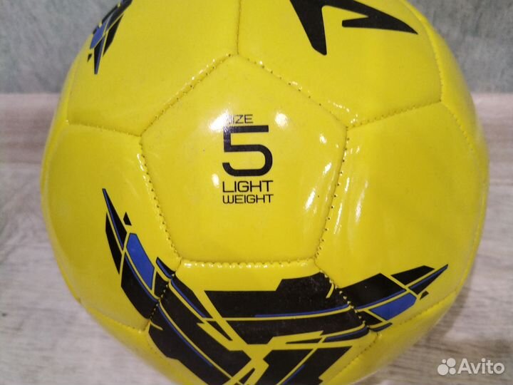 Футбольный мяч Demix, желто-черный