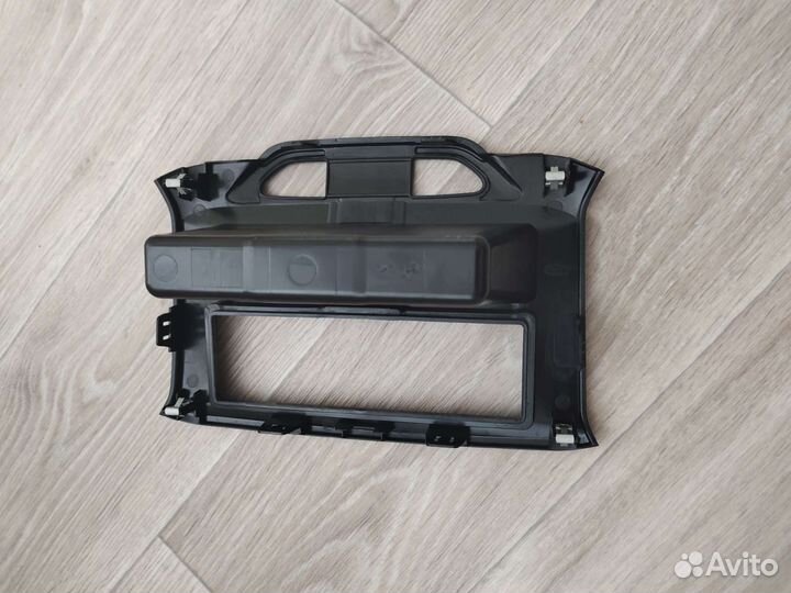 Рамка для 1 din магнитолы на LADA X-Ray