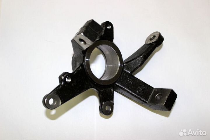 Кулак поворотный лев/прав CF Moto 500/X5/X6