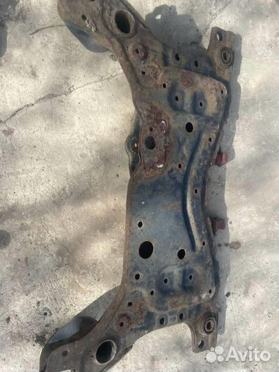 Подрамник передний 1734687