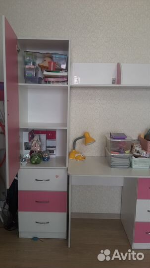 Мебель для девочки школьный уголок стол и пеналы