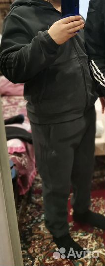 Костюм и футболка