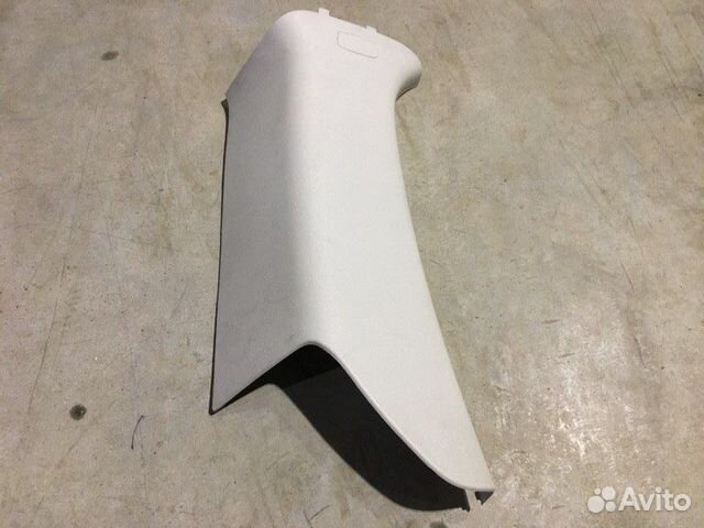 Обшивка стойки задняя левая Skoda Yeti 1.2 CBZ