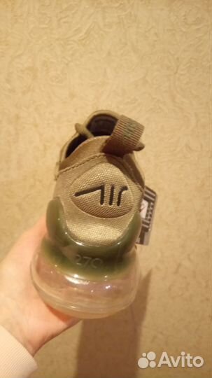 Продам кроссовки