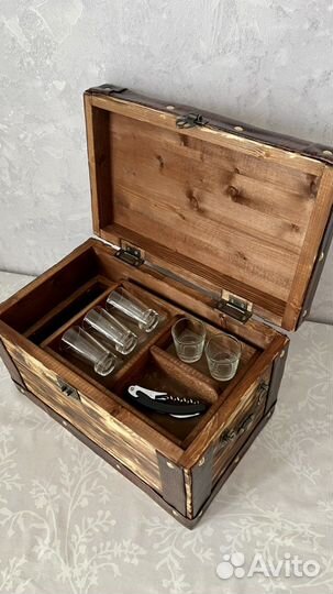 Сундук старинный