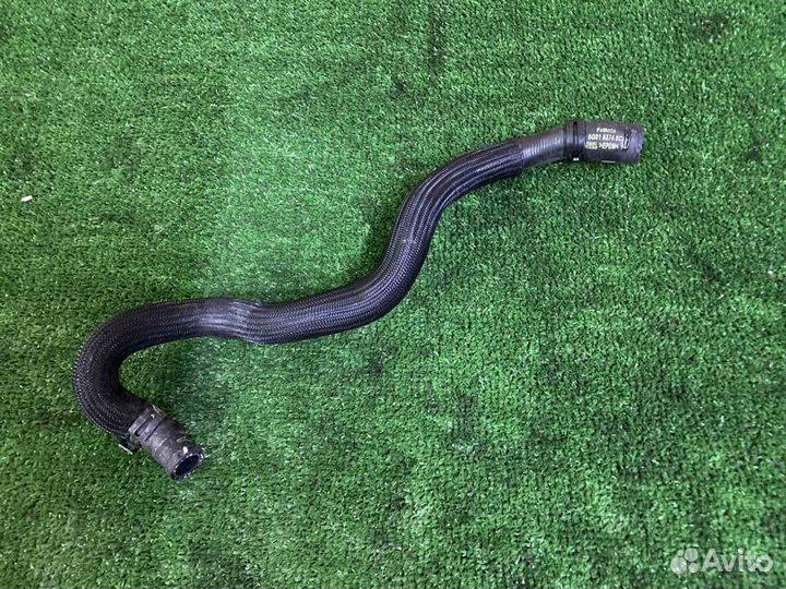 Патрубок охлаждения Вольво S80 S60 V70 XC70