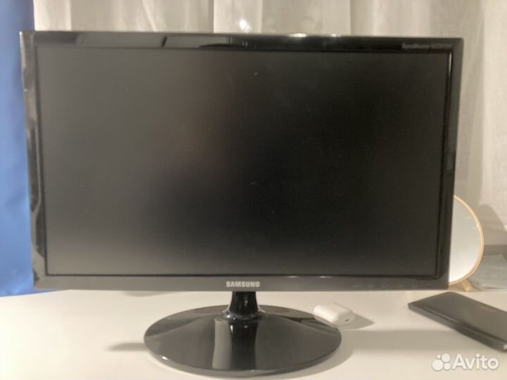 Монитор Samsung