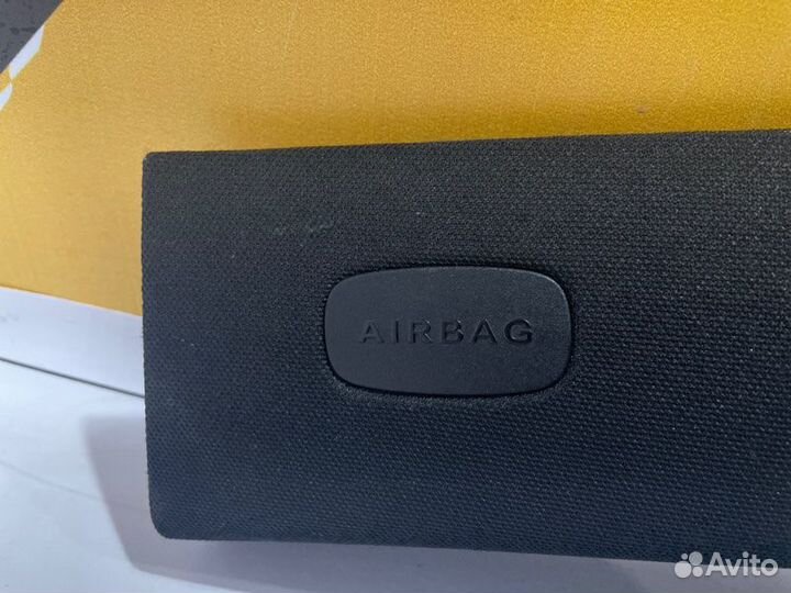 Обшивка стойки левая L Mercedes W253 2 2018