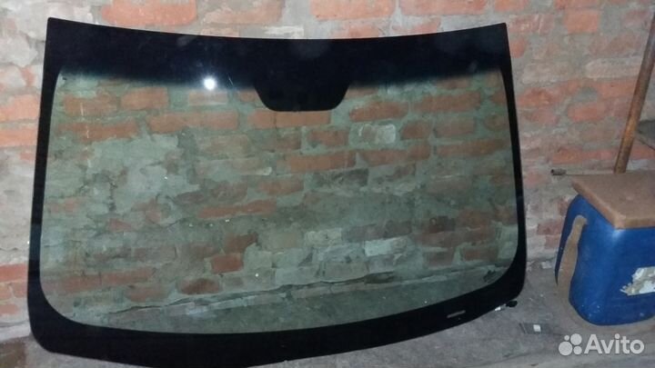 Лобовое стекло