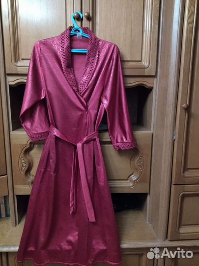 Халатики 2 шт, размер (46-48), листайте