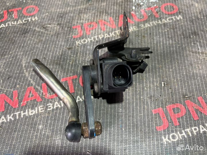 Датчик положения кузова Audi A4 B8