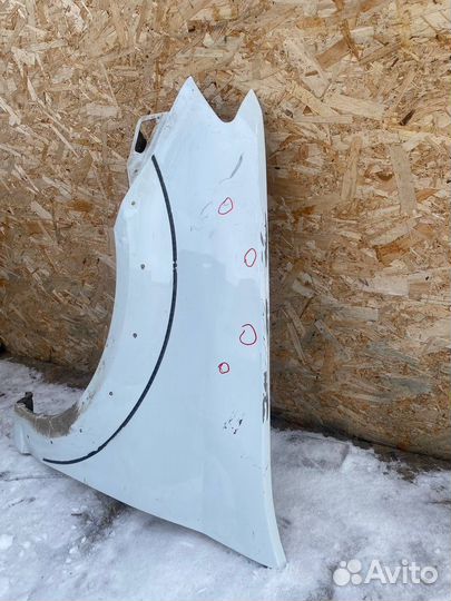 Крыло белое переднее левое Лада Ларгус FL Кросс