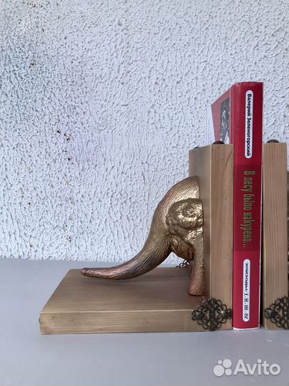 Подставка для книг 