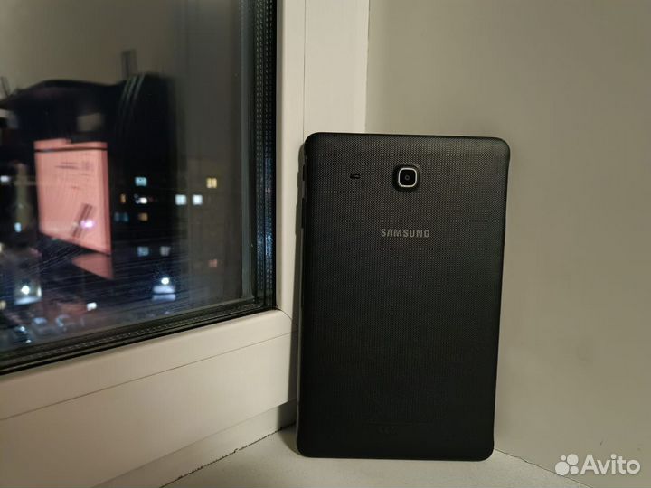 Планшет Samsung Galaxy Tab E 9.6 SM-T560