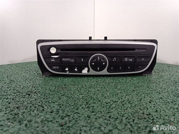 Штатная магнитола Renault Fluence 1.6 2012