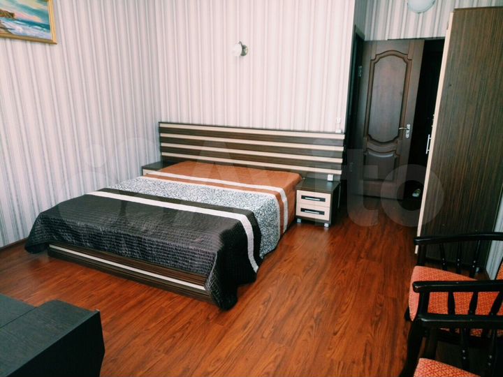 Коттедж 240 м² на участке 70 сот.