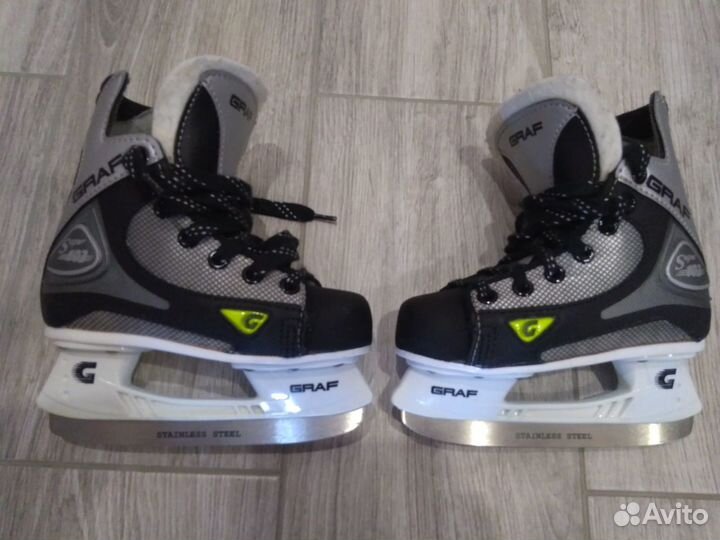 Коньки хоккейные