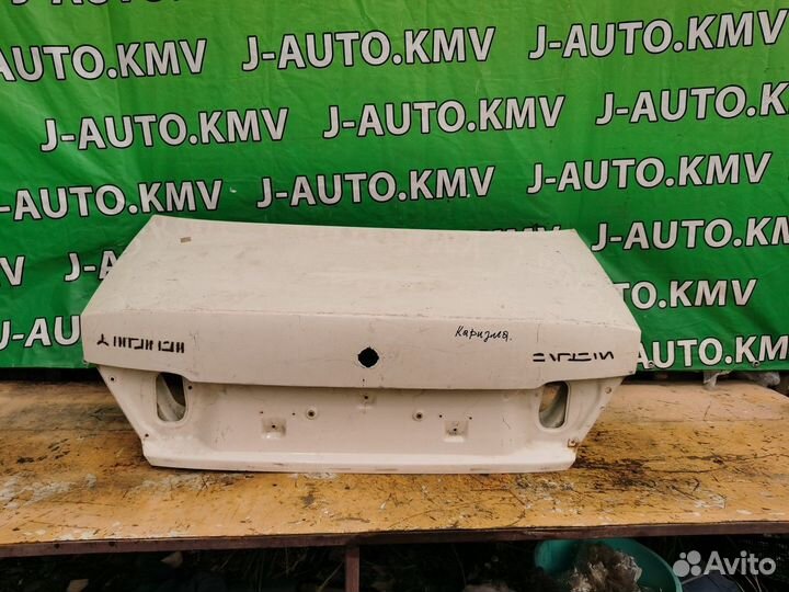 Крышка багажника Mitsubishi Carisma