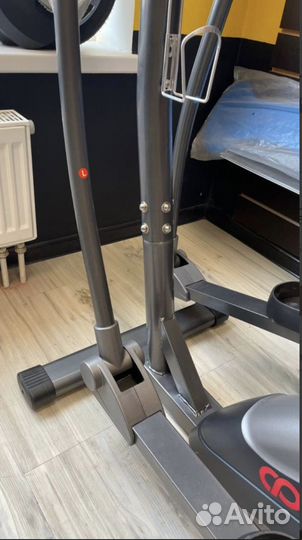 Эллиптический тренажер CardioPower E223