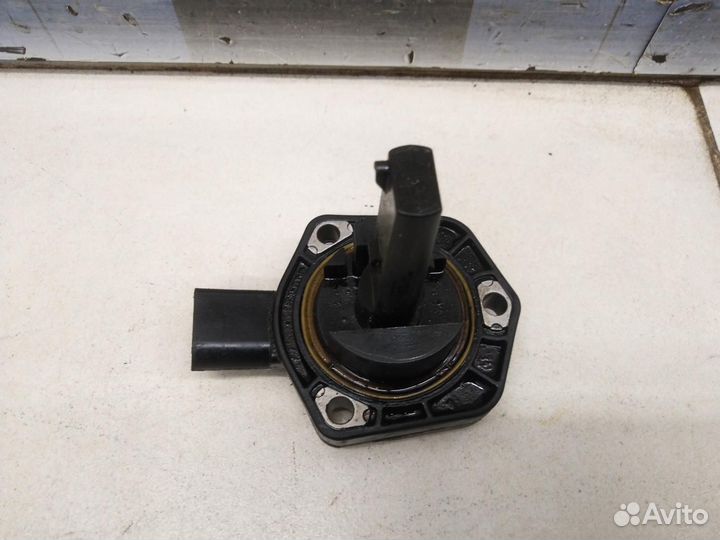 Датчик уровня масла Golf V 2003-2009