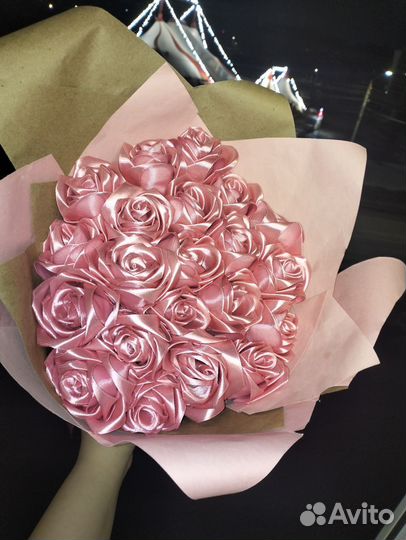 Букет роз из атласных лент