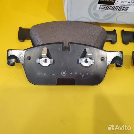 Тормозные колодки mercedes W166 новые