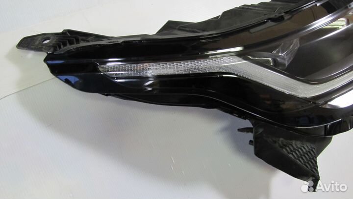 Range Rover Velar фара правая