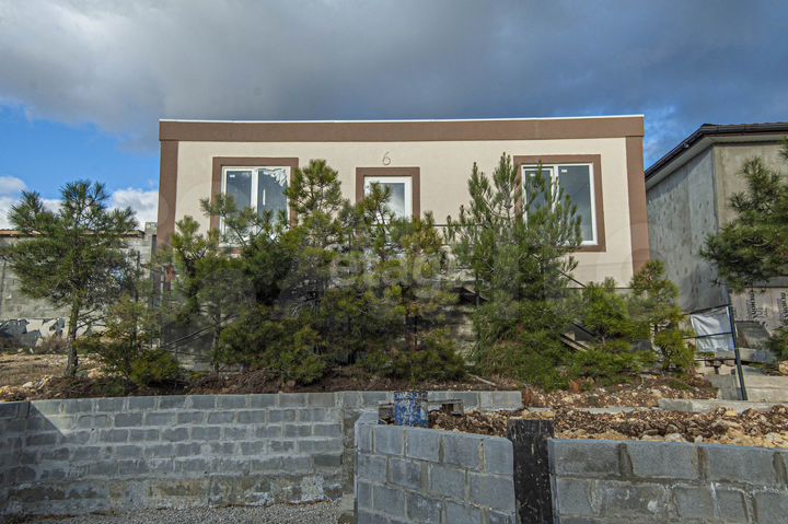 Дом 67 м² на участке 4 сот.