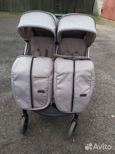 Прогулочная коляска для двойни