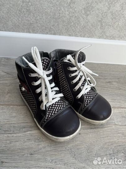 Продам ботинки