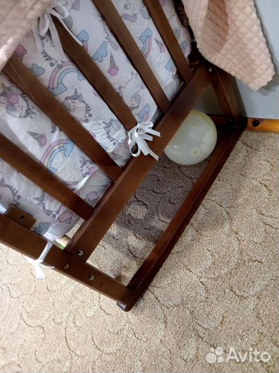 Кровать с матрасом и бортиками