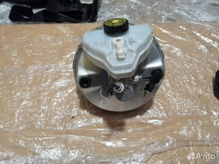 Вакуумный усилитель тормозов в сборе Mercedes-Ben