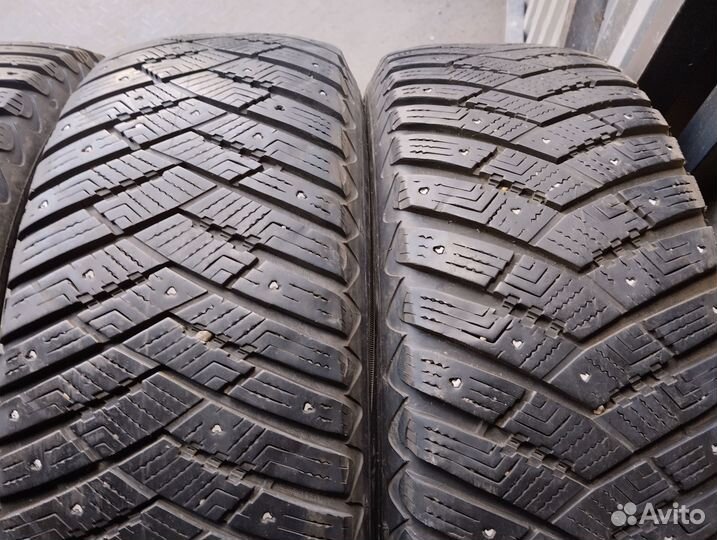 Goodyear EfficientGrip SUV 4x4 235/65 R17