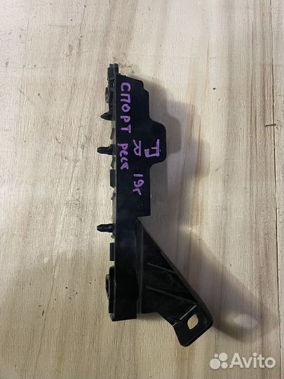 Кронштейн бампера пер. пр. Land Rover Sport 2