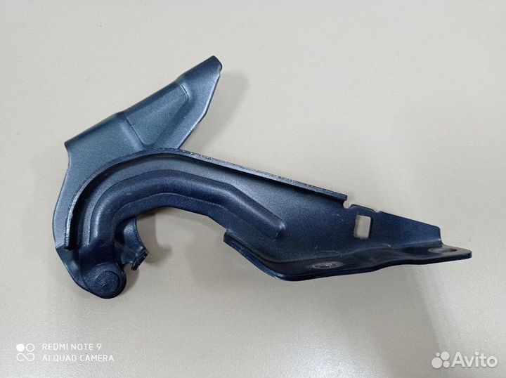 Петля капота левая Mitsubishi Outlander