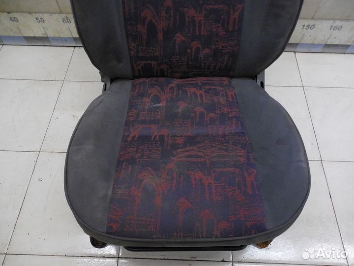 Сиденье переднее правое Avensis I 1997-2003