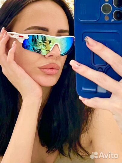 Белые спортивные солнцезащитные очки