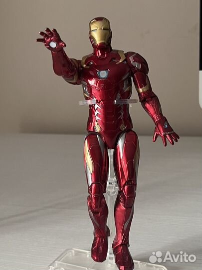 Avengers War of Infinity Iron Spider Figure