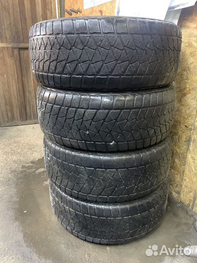 Bridgestone Blizzak DM-V2 285/60 R18