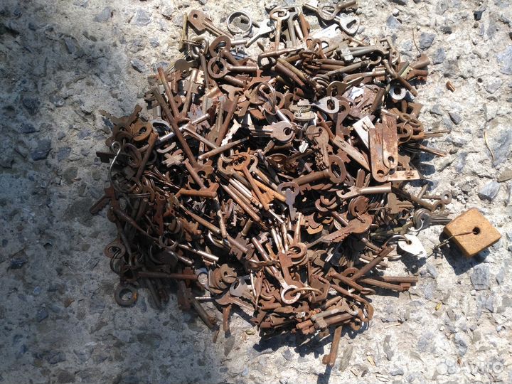 Продаю ключи от замков