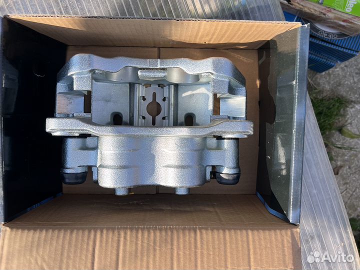 Тормозной суппорт задний левый iveco