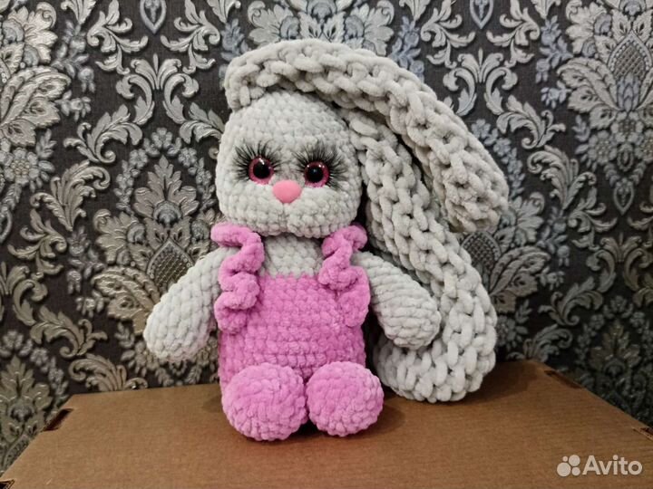 Мягкая игрушка вязаная зайка