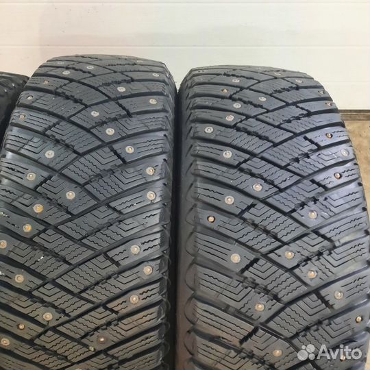 Goodyear Ultragrip Ice Arctic 205/55 R16