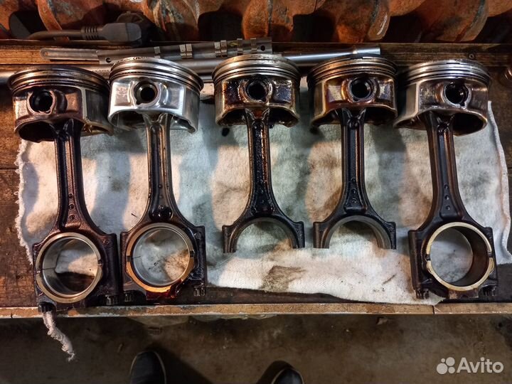 Поршни Volvo от мотора B5254T2