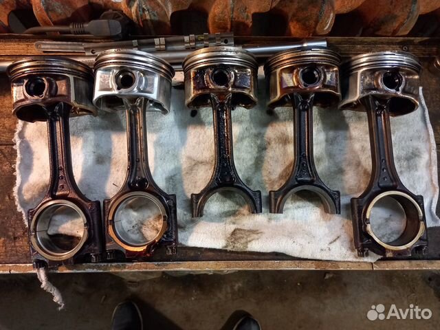 Поршни Volvo от мотора B5254T2