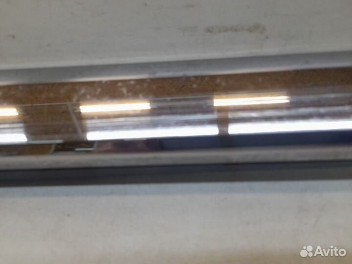 Молдинг двери передний правый Toyota Land Cruiser