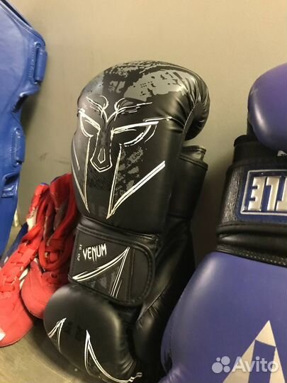 Боксерские перчатки,защита ног - брак