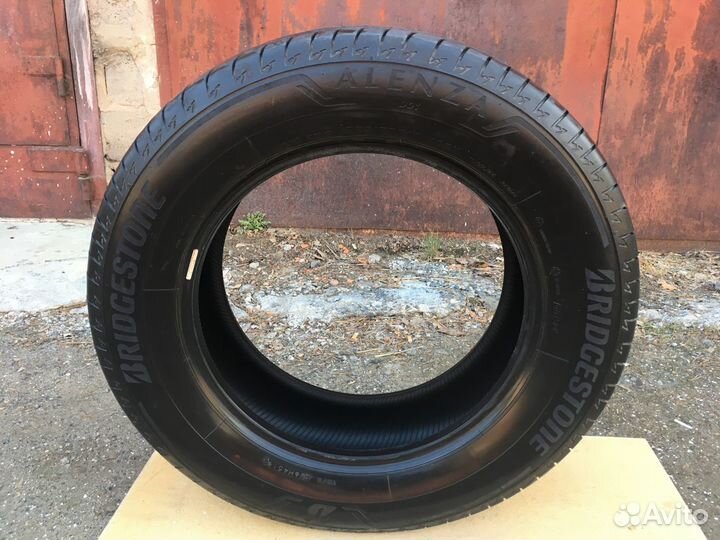 Bridgestone Alenza 001 225/65 R17 102H