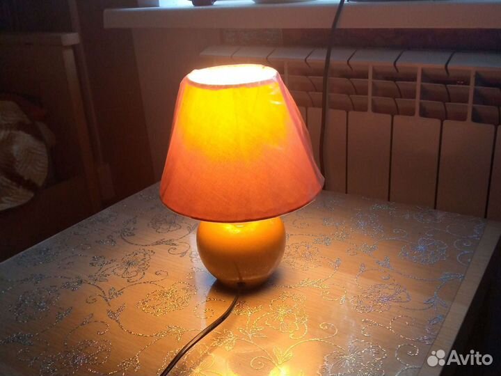 Лампа настольная